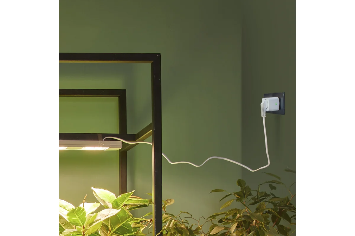 Умная WiFi розетка 16A Uniel