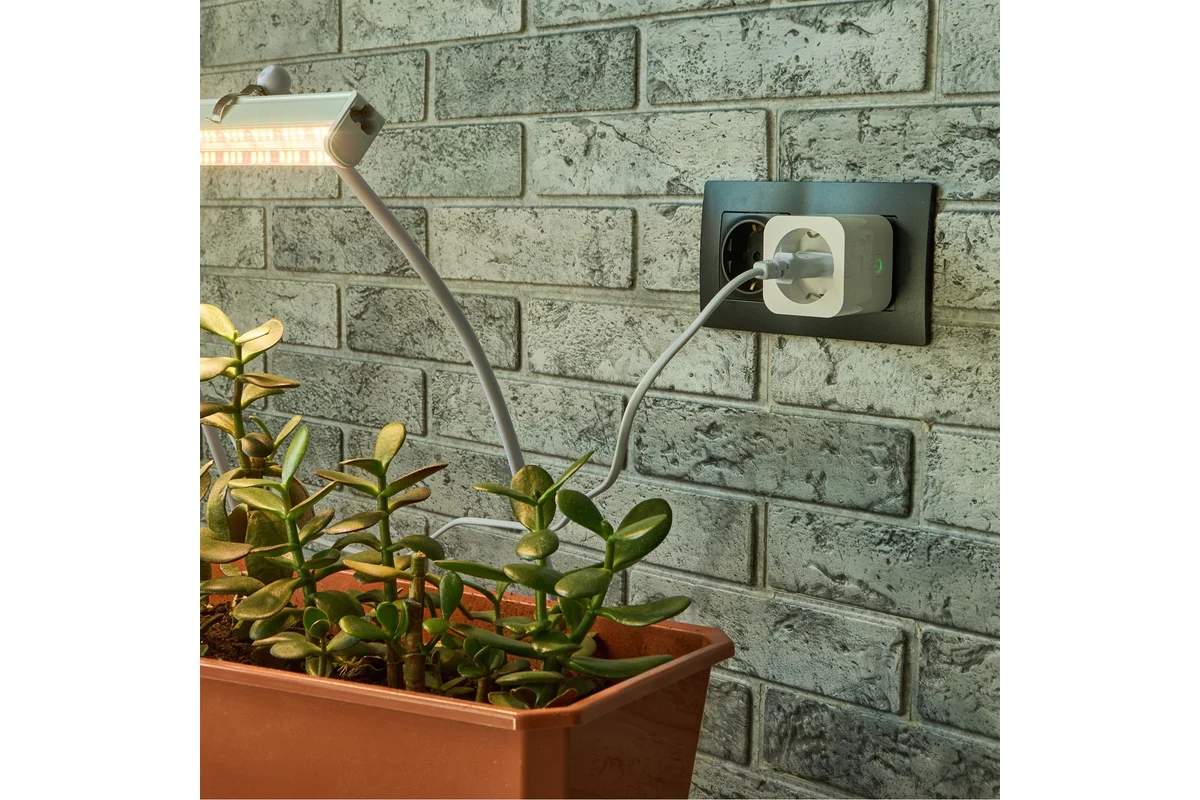 Умная WiFi розетка 16A Uniel