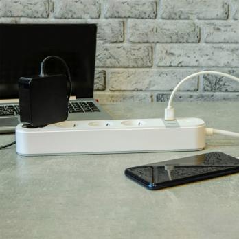 Умный сетевой фильтр WiFi 4евро + 2USB + Type-C Uniel